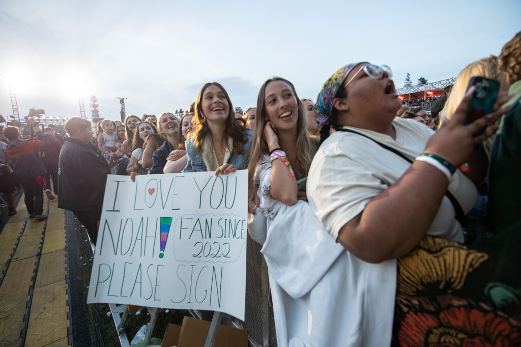 Noah Kahan fans at BottleRock 2025